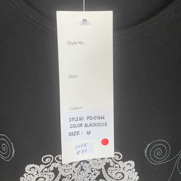 Unique printed dress - Picture 8 of 9